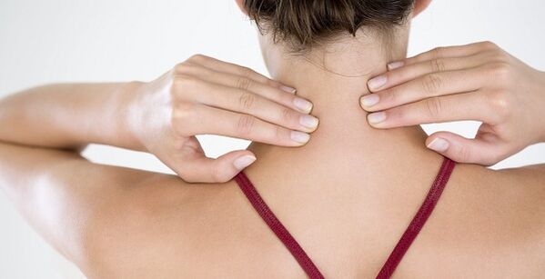 dor no pescoço devido à osteocondrose